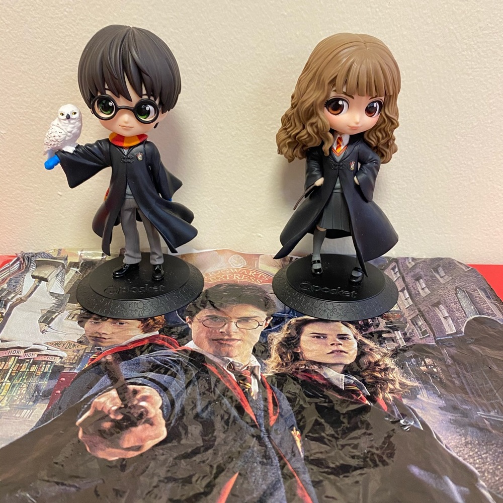 QPOSKET HARRY AND HERMOINE FIGURINES